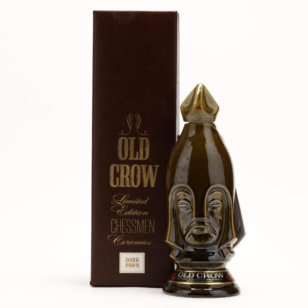 1969 Old Crow 10 Year Chessmen Dark Pawn Bourbon Ceramic Decanter 4/5 Quart